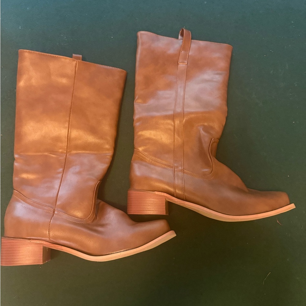 Elegant Tan Heeled Boots